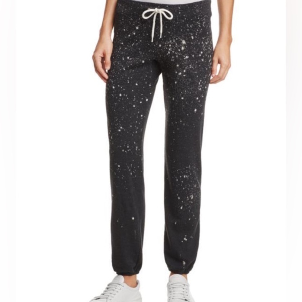 Monrow Supersoft splatter paint vintage sweatpants